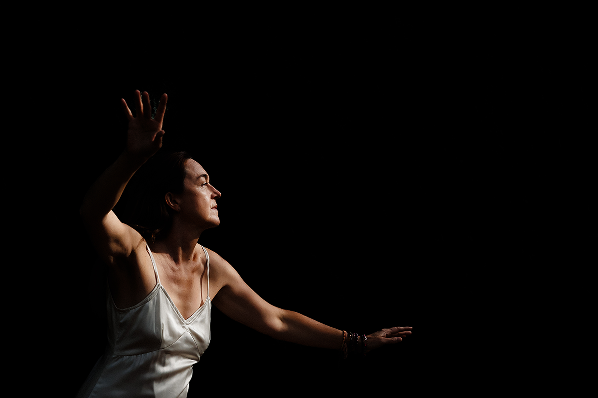 Christelle PONTIE - comedienne - Enjoy Today Photo de Christelle Pontié - comédienne, auteure - metteure en scène